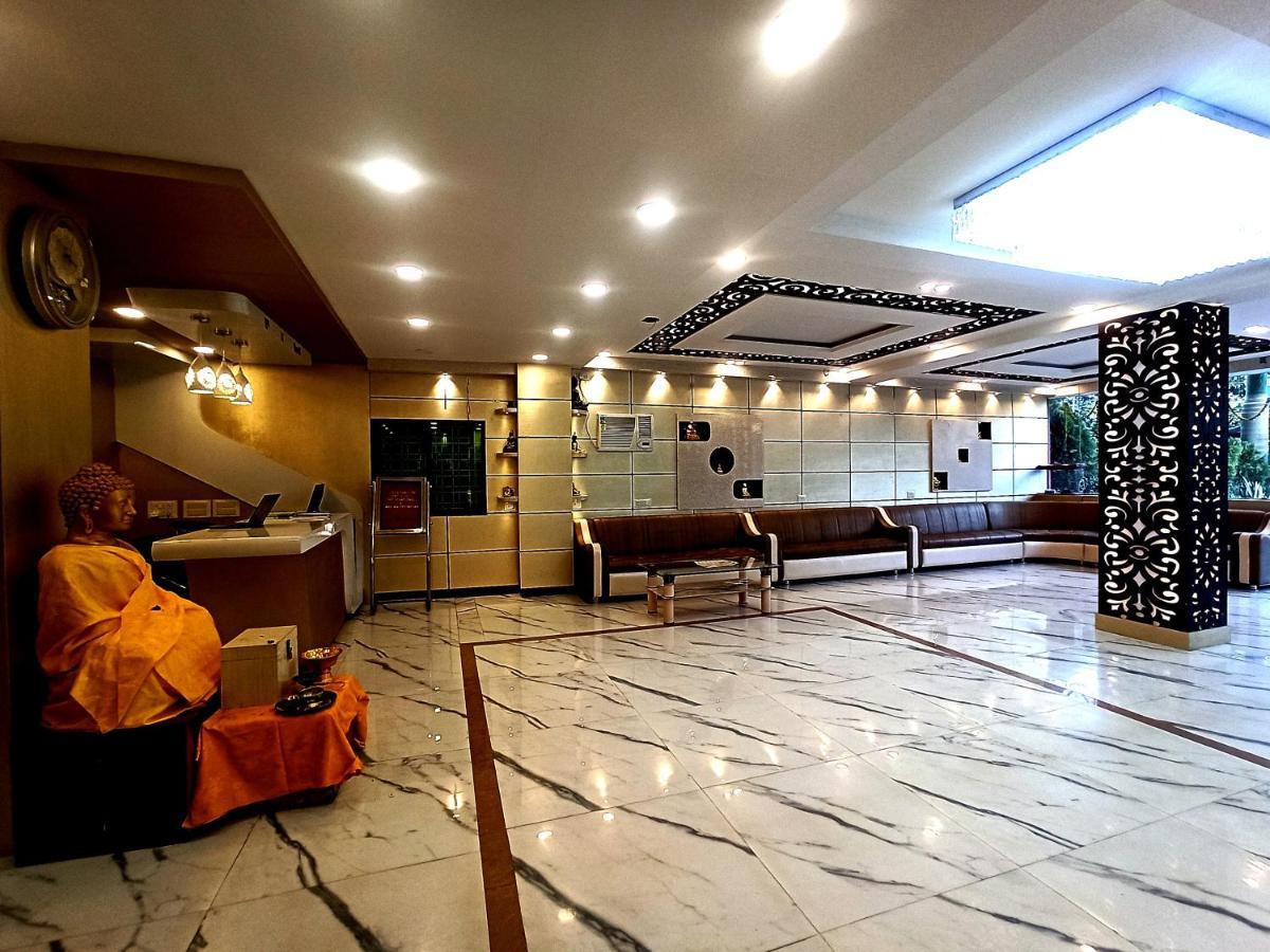 Hotel Om International Bodh Gaya Exterior photo