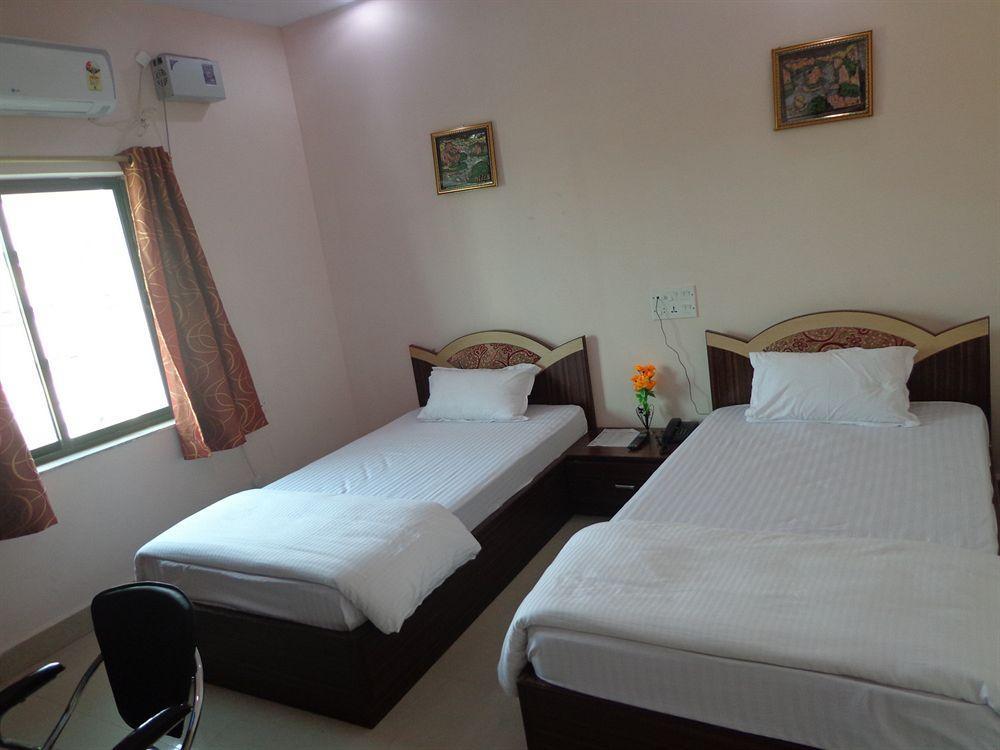 Hotel Om International Bodh Gaya Exterior photo
